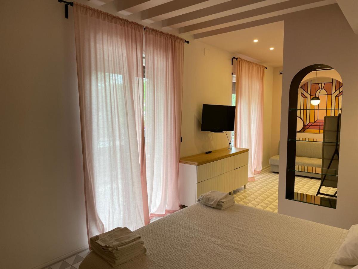 Dusme Taranto Exterior foto